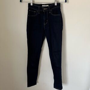 Dark wash 721 high rise Levi skinny jeans